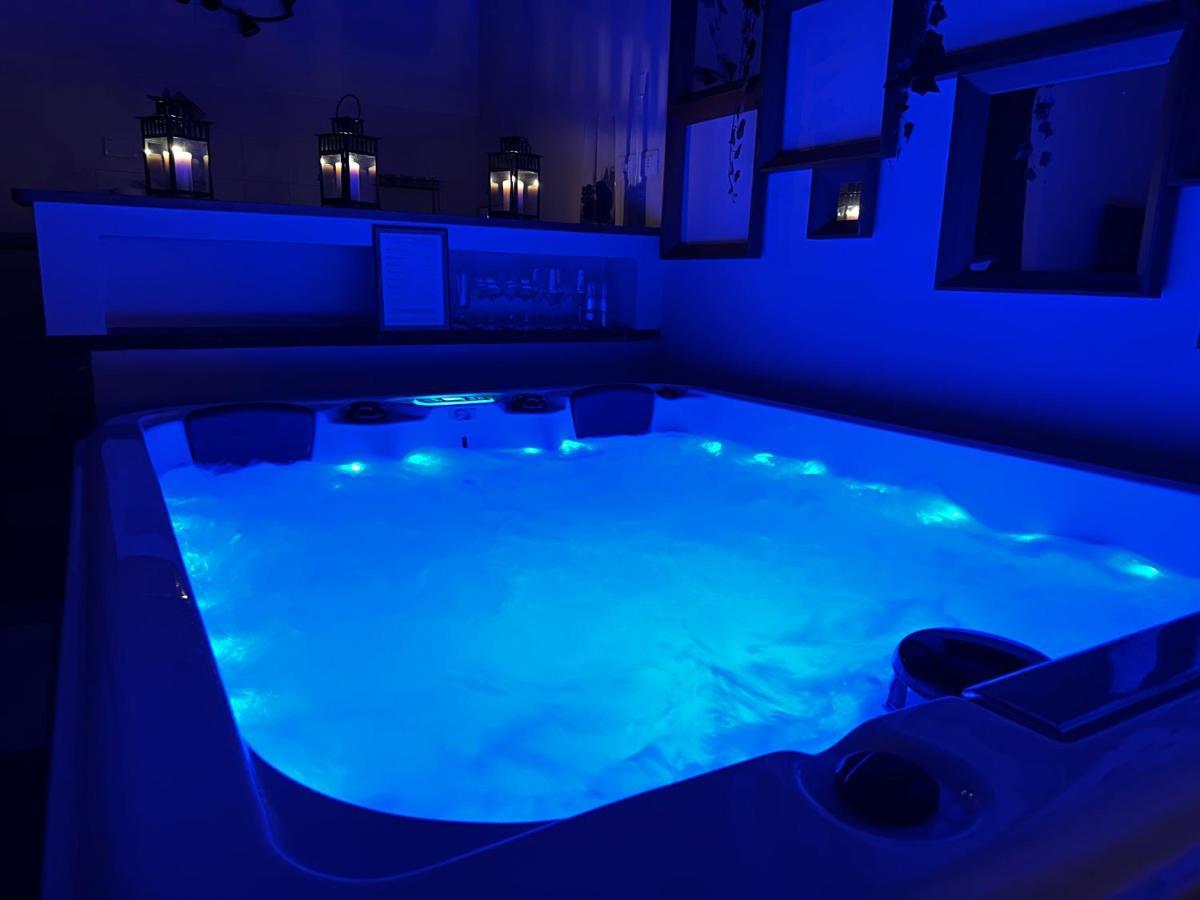 Relax Nella Jacuzzi In Toscana Colle Val D'Elsa Exterior photo